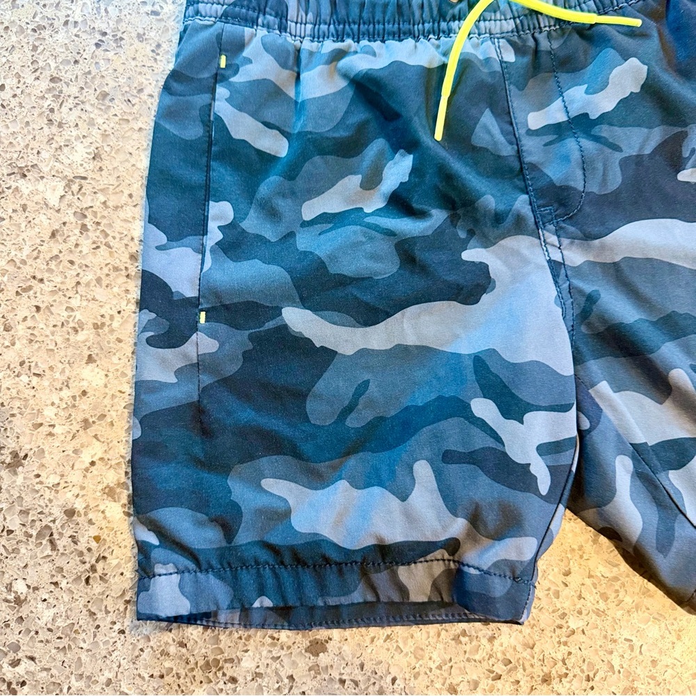 Gap Blue Camouflage Hybrid Sports Short- YXS - Picture 4 of 8